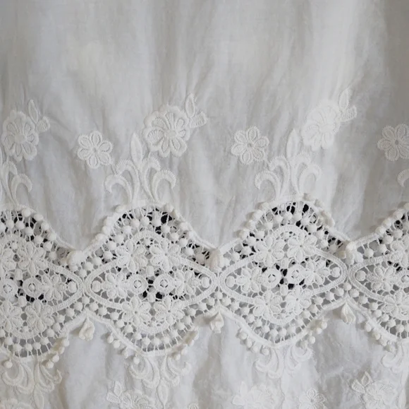 Beautiful white lace blouse - Picture 9 of 15